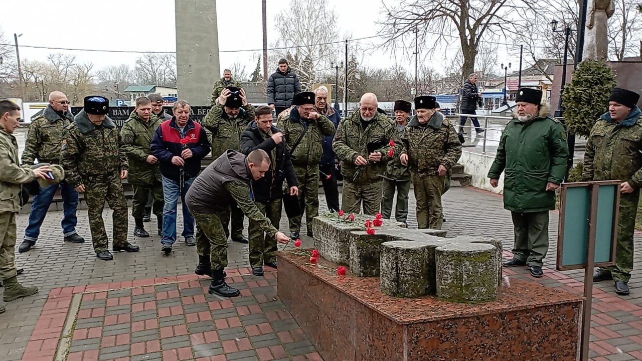 В станице Курская состоялось возложение цветов к мемориалу погибших в годы Гражданской и Великой Отечественной войны 1941 – 1945 года.