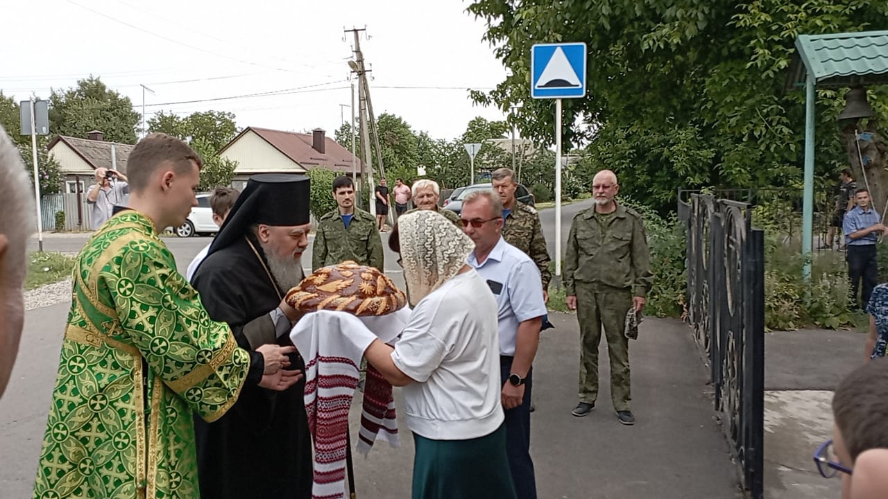 Епископ Георгиевский и Просковейский Гедеон совершил Божественную литургию в Никольском храме станицы Курской.