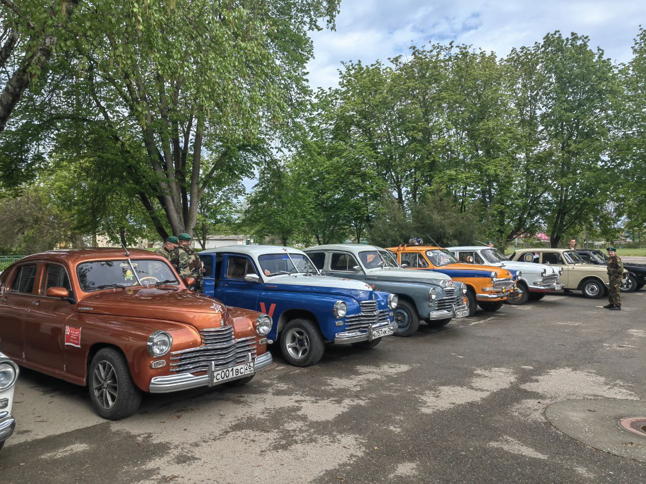 В Курской школе № 2 встретили участников краевого автопробега «Эх, путь-дорожка фронтовая!».
