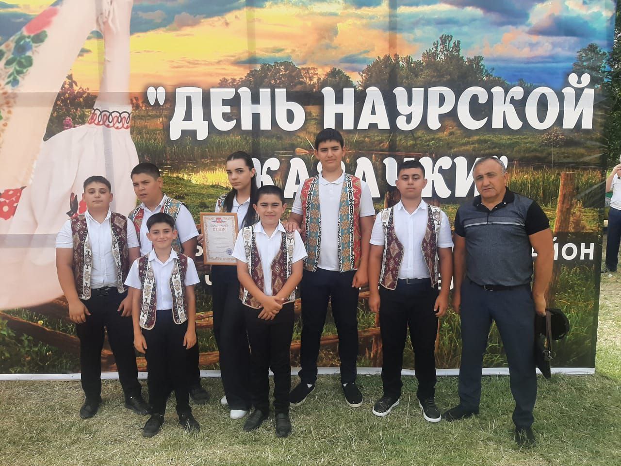 В городе Наурская Чеченской Республики прошли торжества в честь Дня Наурской казачки, посвященные подвигу женщин, отразивших нападение кочевников в 1774 году..