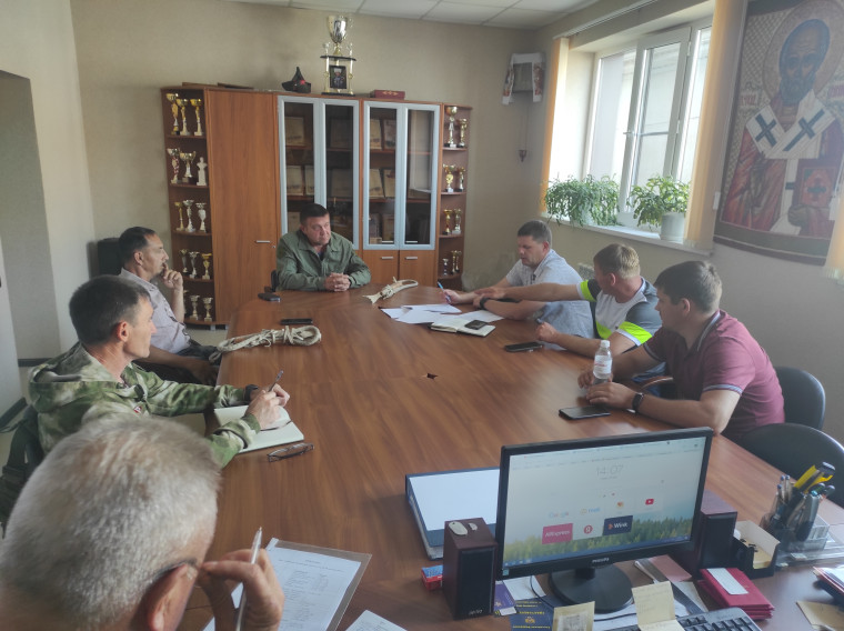 В станице Курская в казачьей управе Курского станичного казачьего общества состоялось совещание 7 руководителей команд участвующих в районных молодежных казачьих играх. В станице Курская в казачьей управе Курского станичного казачьего общества состоялось совещание 7 руководителей команд участвующих в районных молодежных казачьих играх.