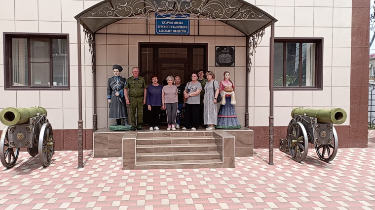 В станице Курская в казачьей управе Курского станичного казачьего общества состоялось совместное мероприятие с социальными работниками Курского центра социального обслуживания населения.. В станице Курская в казачьей управе Курского станичного казачьего общества состоялось совместное мероприятие с социальными работниками Курского центра социального обслуживания населения..