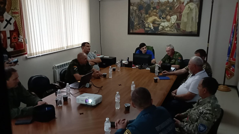 В казачьей управе Курского станичного казачьего общества состоялась встреча с двумя бойцами батальона « Терек». В казачьей управе Курского станичного казачьего общества состоялась встреча с двумя бойцами батальона « Терек».