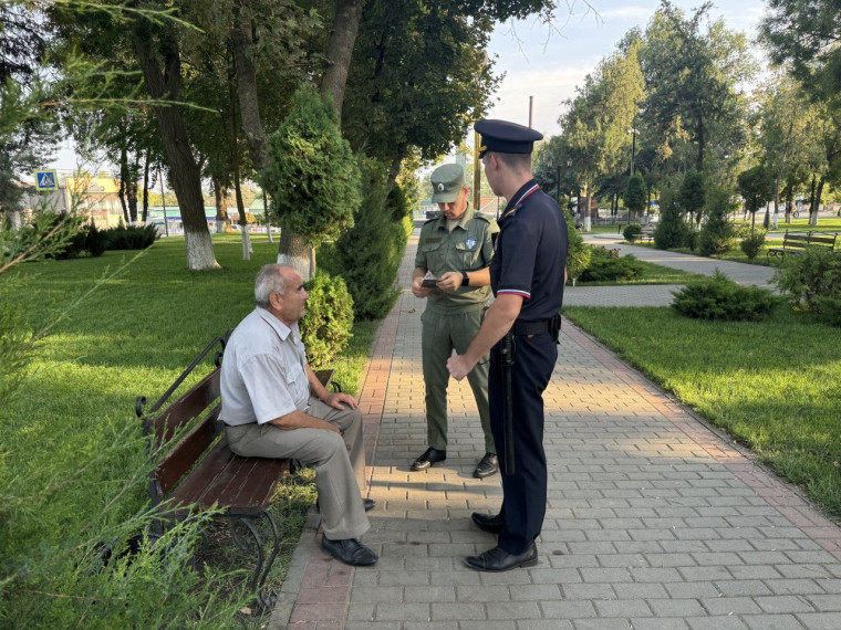Полицейские Курского округа провели профилактические беседы с местными жителями в рамках акции «Стоп, мошенник!». Полицейские Курского округа провели профилактические беседы с местными жителями в рамках акции «Стоп, мошенник!».