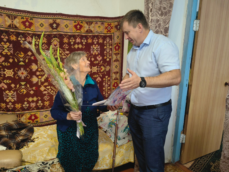 95-летний юбилей отмечает жительница станицы Курской Зинаида Тимофеевна Сивакова. 95-летний юбилей отмечает жительница станицы Курской Зинаида Тимофеевна Сивакова.