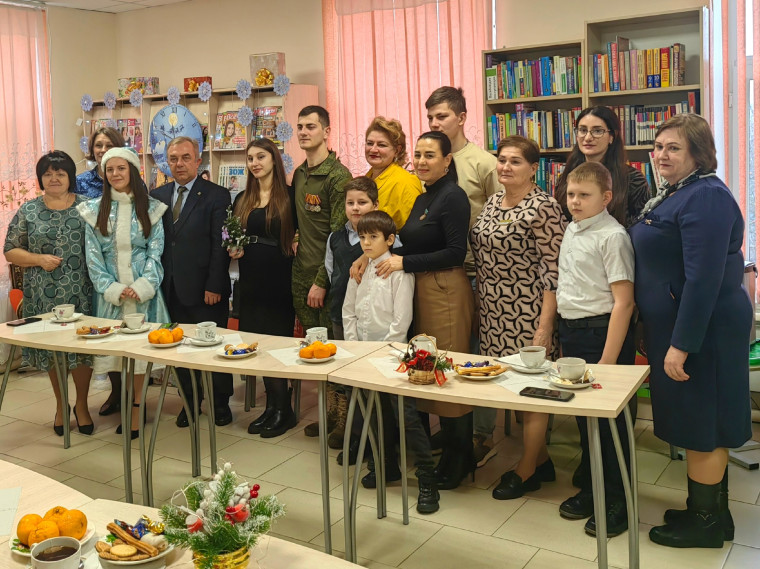 Главная опора и поддержка - семья. Главная опора и поддержка - семья.